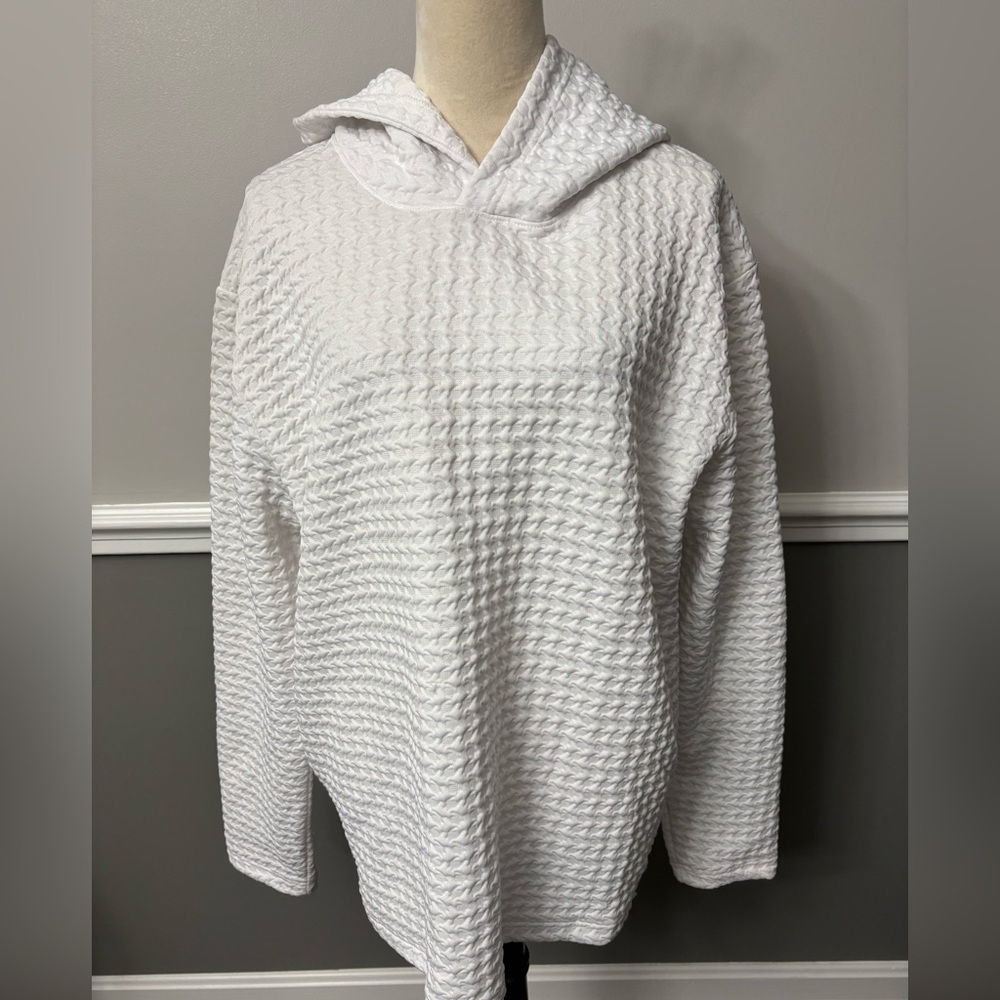 Sports Illustrated Women's White Textured Pullover
